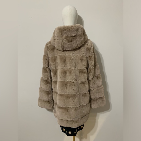 BCBGMaxAzria Hooded Tan Faux Fur Coat - Picture 13 of 17